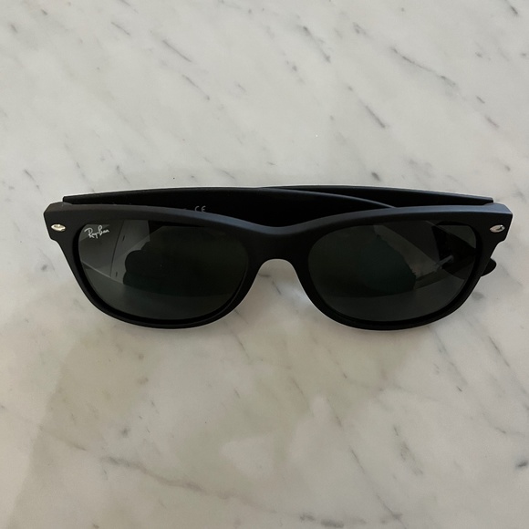 Ray-Ban RB2132 New Wayfarer Sunglasses - Picture 2 of 6